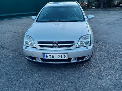 Begagnad Opel Vectra 175 HK (128 kW) 2005 Kombi