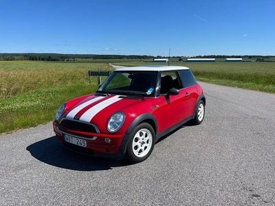 Begagnad 2004 Mini Cooper Halvkombi | 30 000 kr