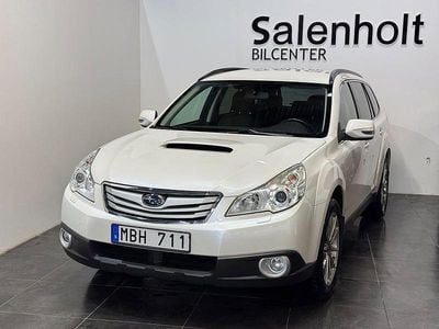Begagnad Subaru Outback 150 HK (110 kW) 2011 Vit Kombi
