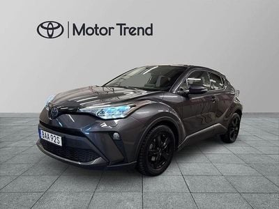 Grå Begagnad 2023 Toyota C-HR Edition SUV | 279 900 kr (Marknadspris)