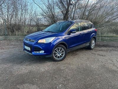 Begagnad Ford Kuga Titanium 140 HK (102 kW) 2014 Blå SUV