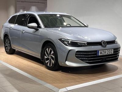 Oyster silver metallic Begagnad 2024 VW Passat Business Kombi | 349 000 kr (Marknadspris)