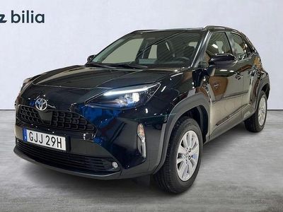 Svart Begagnad 2025 Toyota Yaris Hybrid Active | 289 900 kr (Marknadspris)