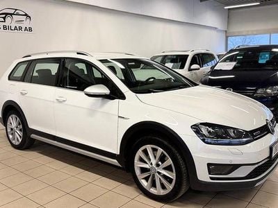 Begagnad VW Golf Alltrack 180 HK (132 kW) 2017 Vit Kombi