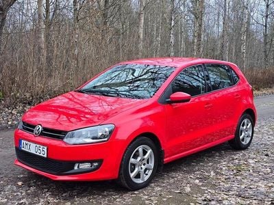 Röd Begagnad 2009 VW Polo Halvkombi | 58 900 kr (Marknadspris)