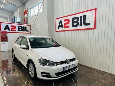 Vit Begagnad 2016 VW Golf VII Halvkombi | 109 900 kr (Marknadspris)