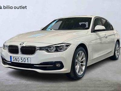 Vit Begagnad 2018 BMW 330e Sedan | 219 900 kr (Superpris)