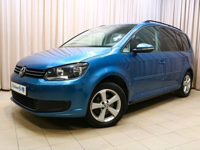 begagnad VW Touran 1.6 TDI Bluemotion Dragkrok Pdc 2015, SUV