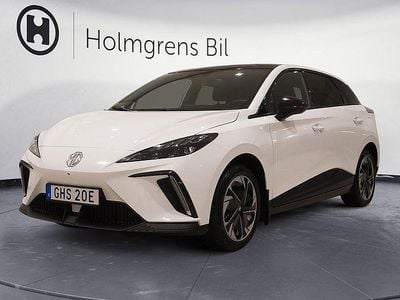 Begagnad MG MG4 EV Luxury 150 kW (204 HK) 2022 Dover white Halvkombi