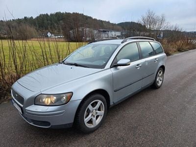 Begagnad Volvo V50 141 HK (103 kW) 2006 Silver Kombi