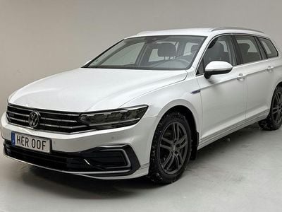 Vit Begagnad 2023 VW Passat GTE Kombi | 245 700 kr (Superpris)