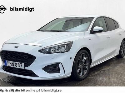 Vit Begagnad 2021 Ford Focus ST-Line Halvkombi | 144 900 kr (Marknadspris)