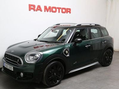 Begagnad Mini Cooper Countryman Salt 224 HK (164 kW) 2019 British racing green metallic SUV