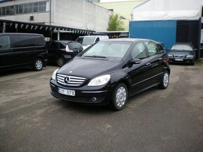Svart Begagnad 2007 Mercedes 200 Exclusive Halvkombi | 17 000 kr