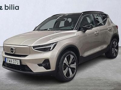 Ljusgrå Begagnad 2022 Volvo XC40 Plus SUV | 354 900 kr