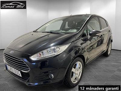 Begagnad Ford Fiesta 101 HK (74 kW) 2014 Svart Halvkombi