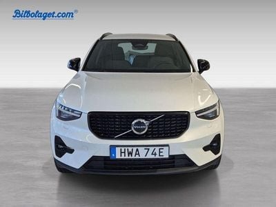 Vit Begagnad 2025 Volvo XC40 Plus SUV | 419 000 kr (Dyr)