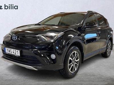 Svart Begagnad 2017 Toyota RAV4 Hybrid Active SUV | 234 000 kr (Marknadspris)
