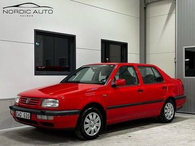 Begagnad VW Vento 90 HK (66 kW) 1996 Röd Sedan