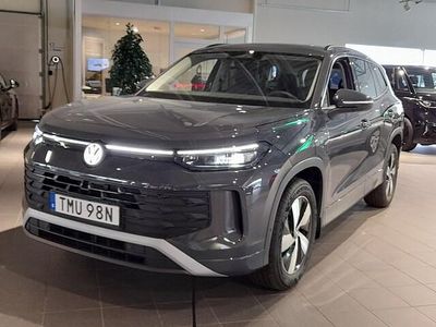 Grå (dolphin grey metallic) Ny 2025 VW Tayron Life SUV | 532 000 kr (Marknadspris)