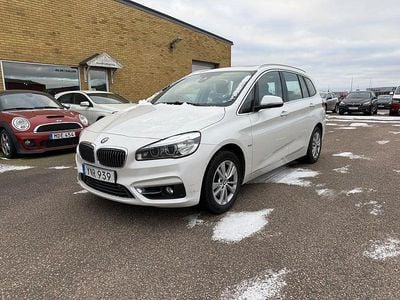 Begagnad BMW 218 Gran Tourer Luxury Line 136 HK (100 kW) 2017 Vit Minibuss