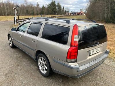 Begagnad Volvo V70 210 HK (154 kW) 2004 Beige metallic Kombi