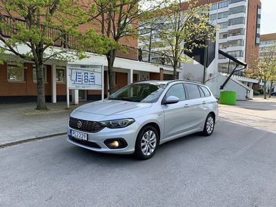 begagnad Fiat Tipo Kombi 1.6 E.Torq Automat Apple carplay Räntefritt