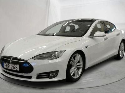 Vit Begagnad 2015 Tesla Model S Halvkombi | 193 000 kr (Bra pris)