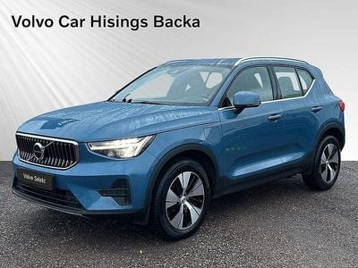 Blå Begagnad 2022 Volvo XC40 Core SUV | 359 900 kr (Marknadspris)