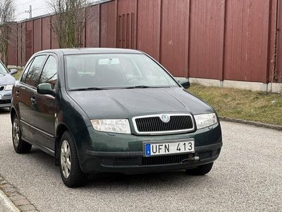 begagnad Skoda Fabia 1.4 Lågmil Ny besiktning