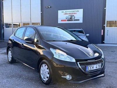Begagnad Peugeot 208 82 HK (60 kW) 2013 Svart Halvkombi