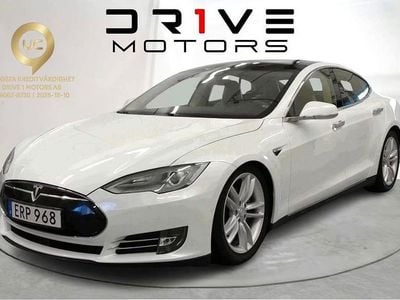 Begagnad Tesla Model S 311 kW (423 HK) 2015 Vit Halvkombi