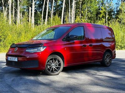 Begagnad VW Caddy Maxi 123 HK (90 kW) 2023 Röd Minibuss