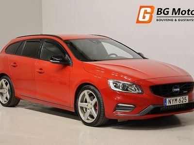Röd Begagnad 2013 Volvo V60 R-Design Kombi | 129 900 kr (Marknadspris)
