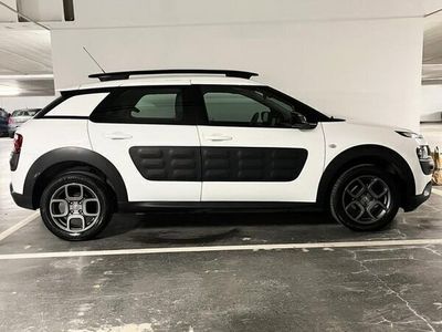 begagnad Citroën C4 Cactus Toyota Avensis Kombi 1.6 D-4D Active Plus