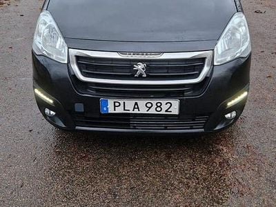 Begagnad 2017 Peugeot Partner Minibuss | 67 000 kr (Lite dyr)