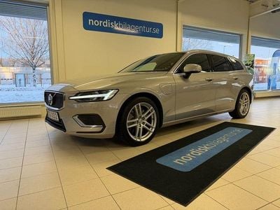 Silver metallic Begagnad 2023 Volvo V60 Core Kombi | 319 900 kr