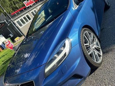 Begagnad 2018 Volvo V40 R-Design | 130 000 kr (Marknadspris)