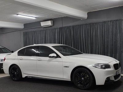 Vit Begagnad 2015 BMW 520 M Sport Sedan | 159 900 kr (Lite dyr)