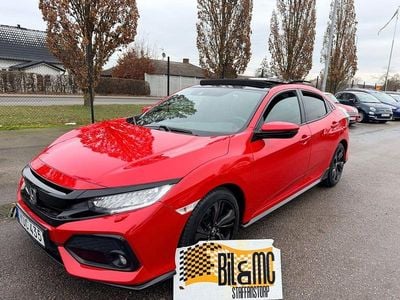 Röd Begagnad 2017 Honda Civic Halvkombi | 164 800 kr (Marknadspris)