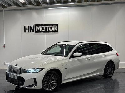 Begagnad BMW 330e M Sport 184 HK (135 kW) 2022 Vit Kombi