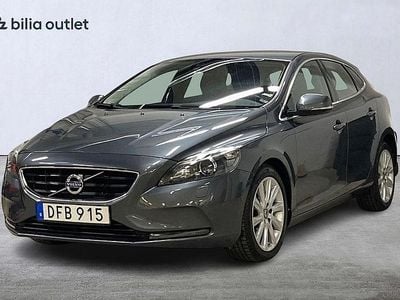 Grå Begagnad 2014 Volvo V40 Halvkombi | 129 900 kr (Marknadspris)