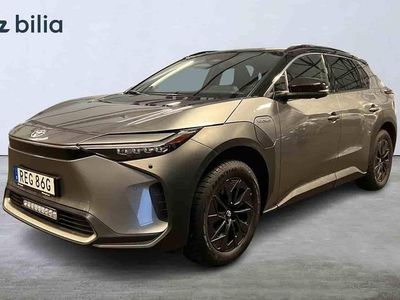 Begagnad Toyota bZ4X 252 kW (343 HK) 2022 Silver SUV