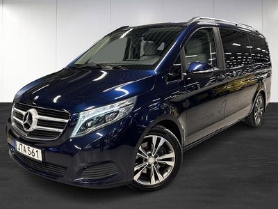 Blå Begagnad 2015 Mercedes V220 Minibuss | 349 900 kr