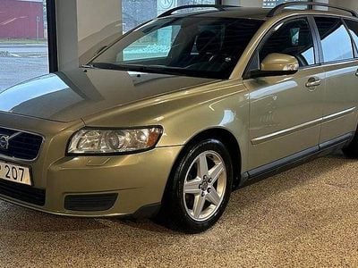 Begagnad Volvo V50 109 HK (80 kW) 2010 Grön Kombi