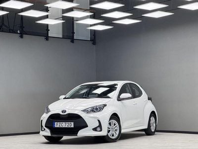 Begagnad Toyota Yaris Hybrid 116 HK (85 kW) 2023 Vit Halvkombi