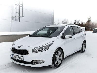 Begagnad Kia Ceed Sportswagon Comfort 128 HK (94 kW) 2014 Vit Kombi