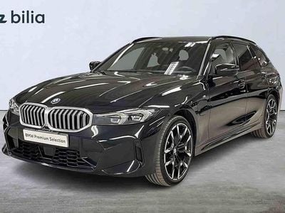 Svart Begagnad 2025 BMW 330e Shadowline Kombi | 539 900 kr