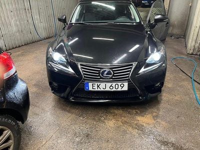 Begagnad Lexus IS300h 223 HK (164 kW) 2015