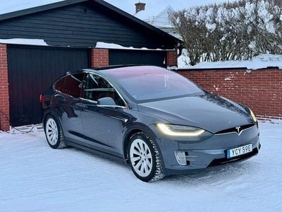 Svart Begagnad 2017 Tesla Model X SUV | 279 000 kr (Marknadspris)